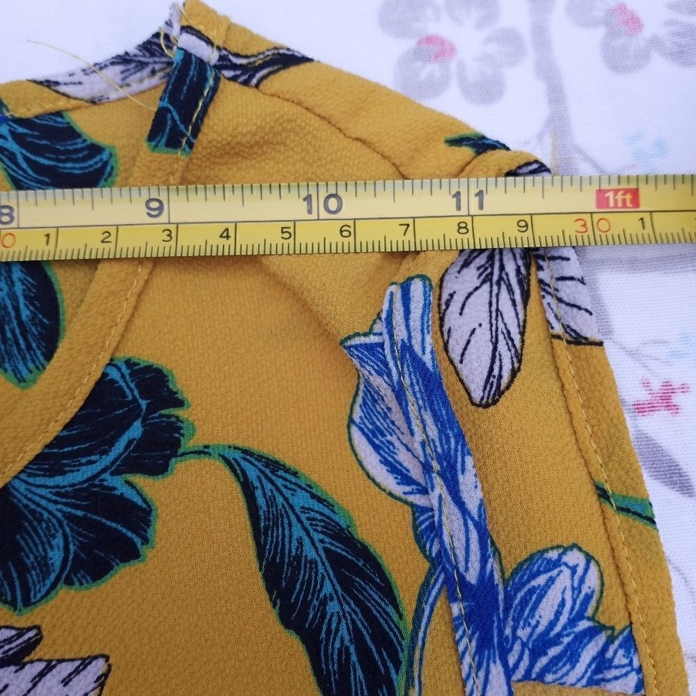 C&e Multicolored Sleeveless Floral Blouse SCondi - Picture 4 of 8